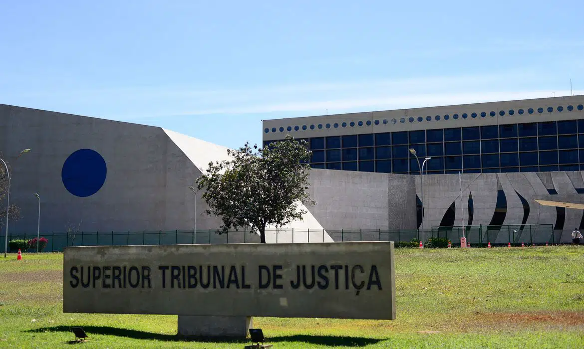 STJ Confirma Legalidade da Entrega Eletrônica de Declarações Fiscais: Entenda a Decisão!