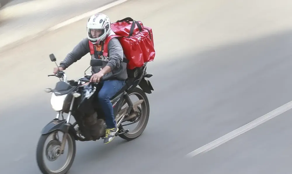 Aprovada nova regra para periculosidade de motofretistas e mototaxistas