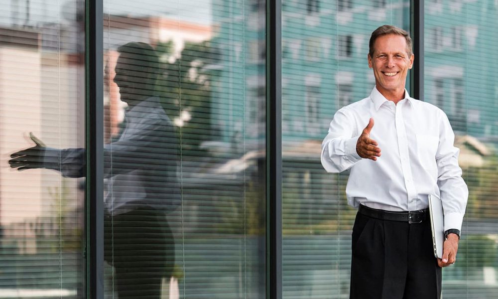 A Receita Federal divulga as regras e o calendário de restituição do IRPF 2025, com prioridades e detalhes sobre quem deve declarar, isenções e como proceder com a declaração.