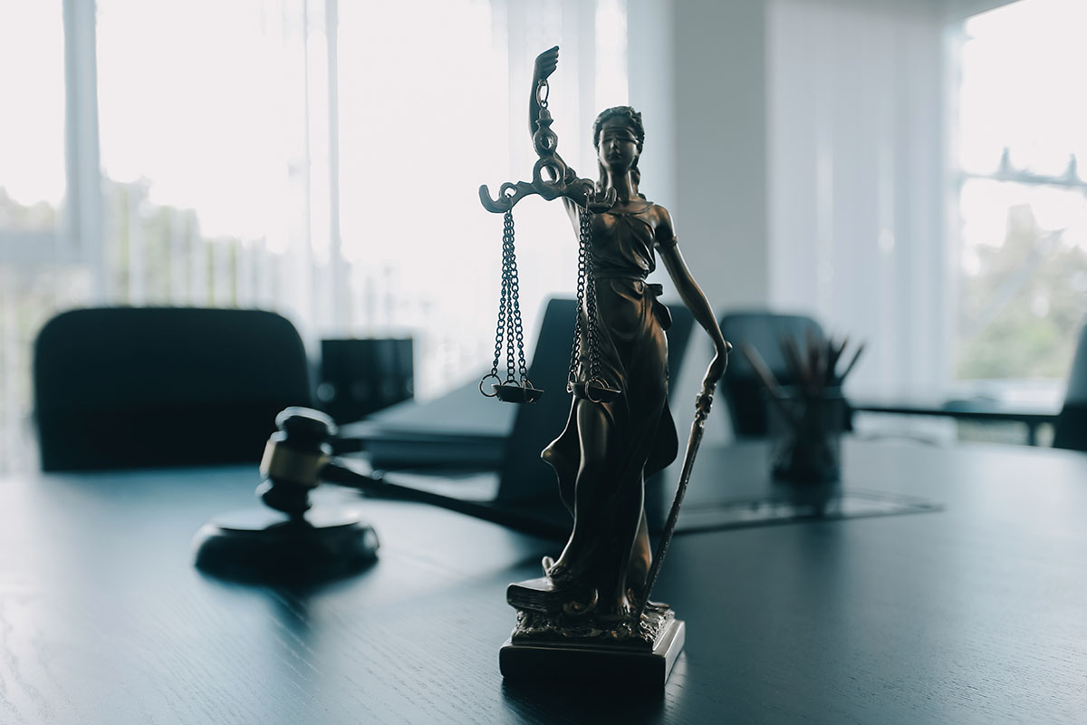 Empresários são absolvidos de acusação de sonegação fiscal devido à crise financeira da empresa