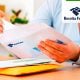 Este documento detalha as regras, prazos e novidades para a declaração do Imposto de Renda 2025, incluindo limites de obrigatoriedade, deduções permitidas, novas regras e multas por atraso, visando auxiliar o contribuinte a evitar a malha fina