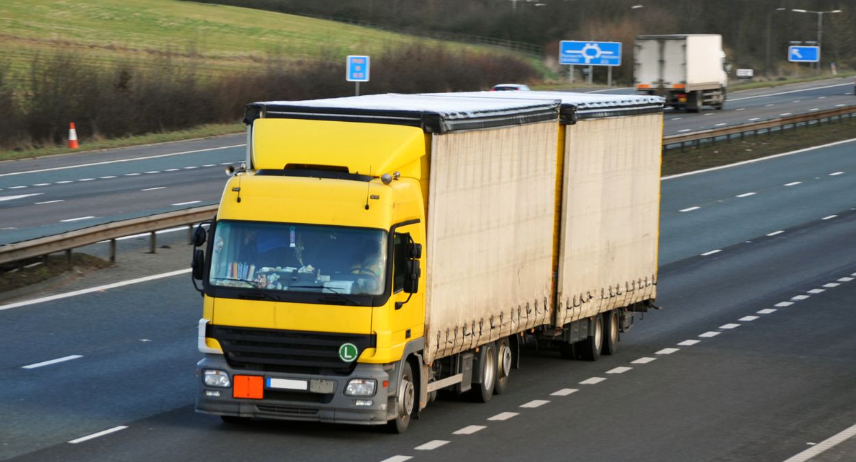 Proposta amplia limite de receita bruta para transportador de cargas MEI