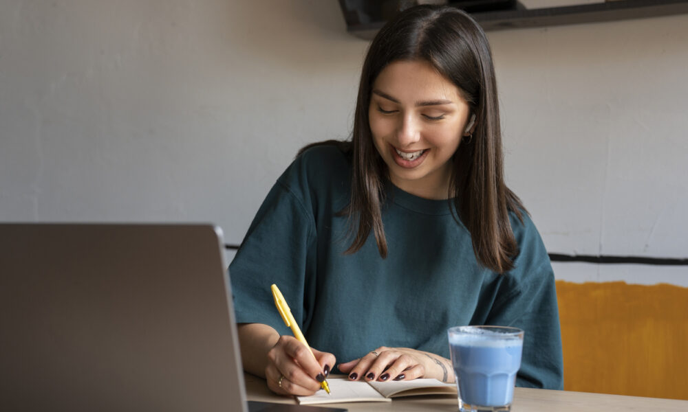 internet como crescimento profissional e financeiro / Imagem: Freepik