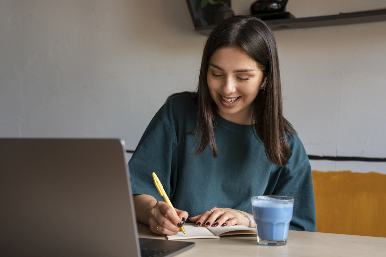 internet como crescimento profissional e financeiro / Imagem: Freepik
