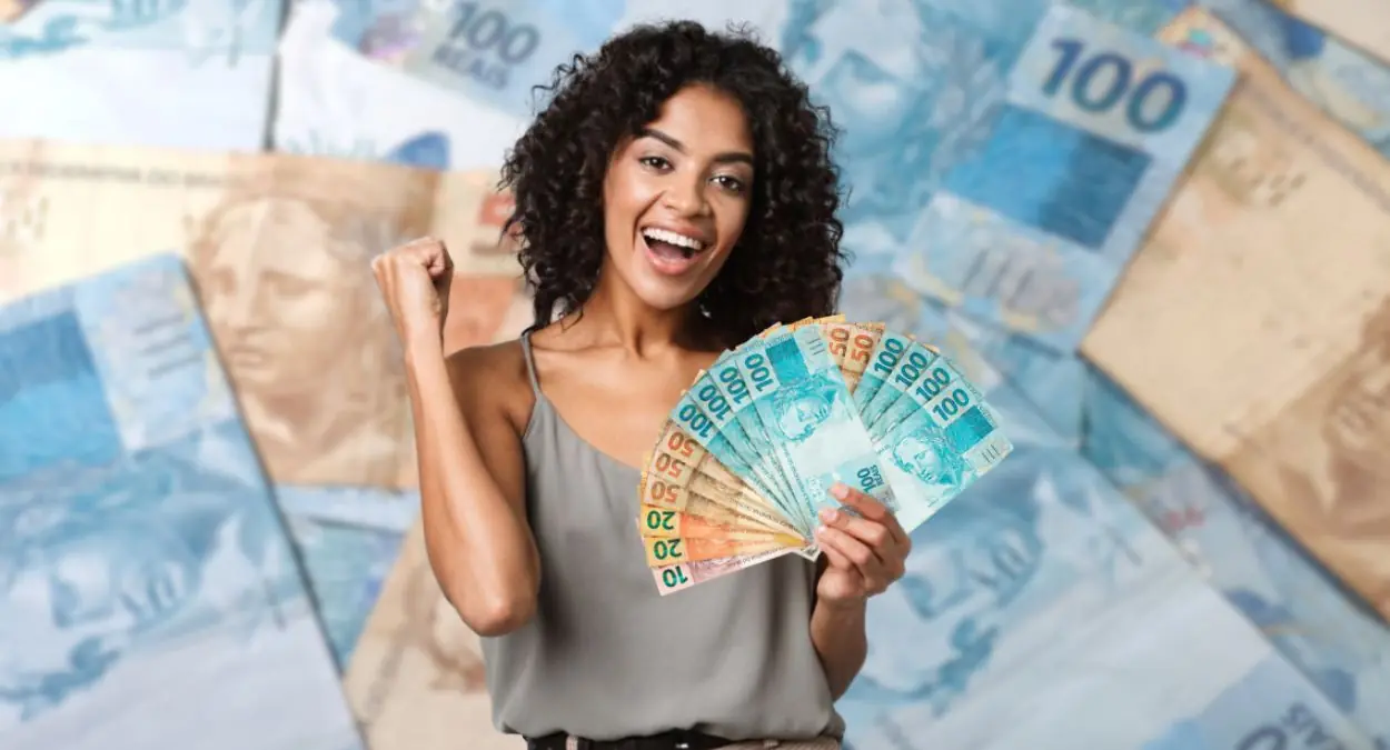 Brasileiros vão receber dinheiro extra no final de agosto