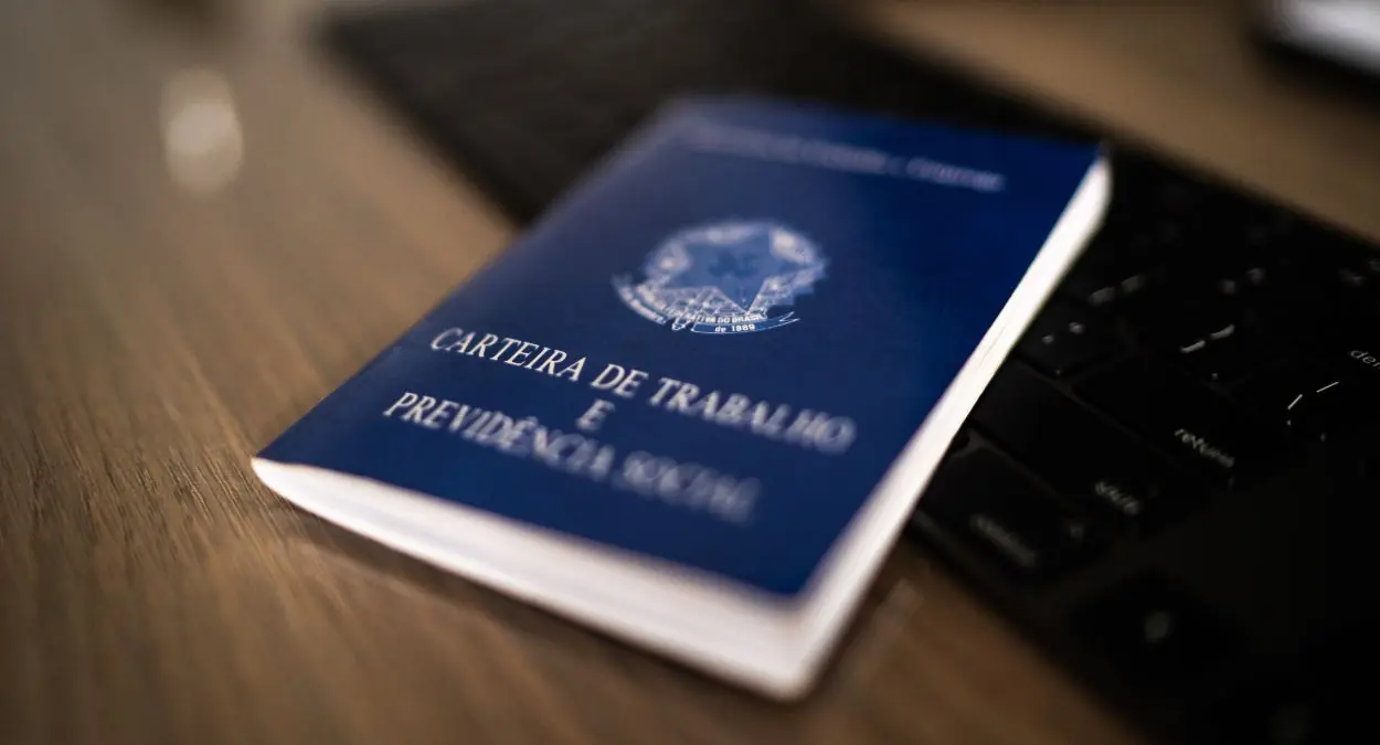 CLT nova regra muda prazos e limites do fracionamento das férias