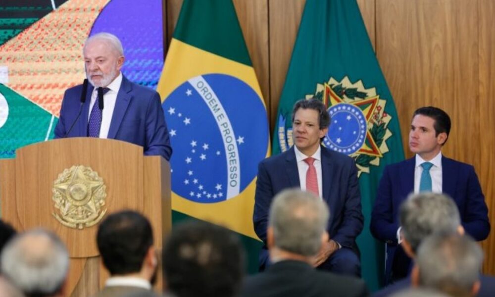 Empréstimo de R$ 30 bi para salvar empregos e empresas do 'tarifaço'
