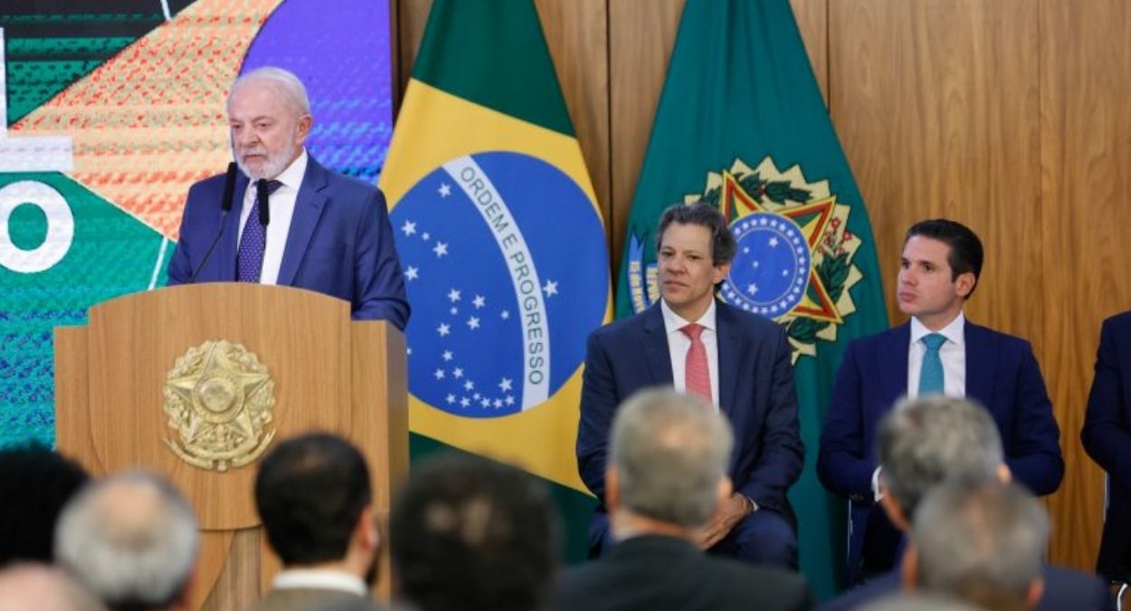 Empréstimo de R$ 30 bi para salvar empregos e empresas do 'tarifaço'