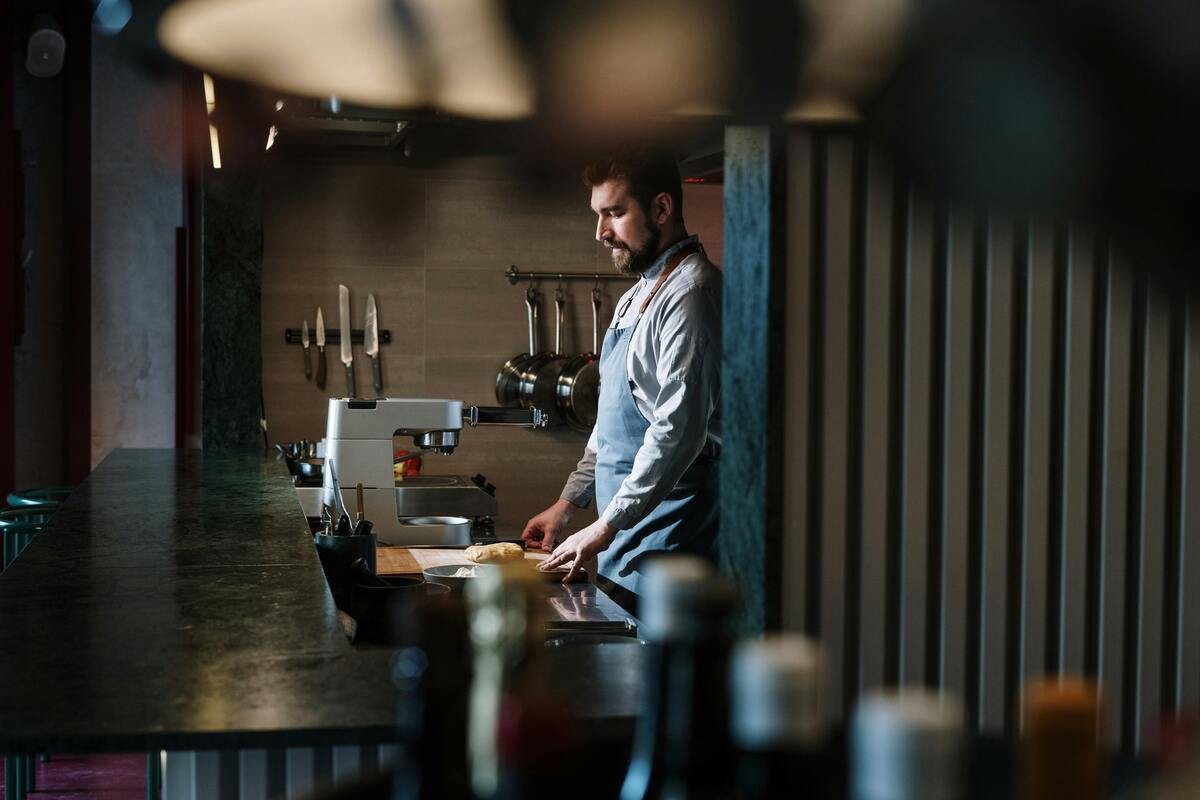 Micro e pequenas empresas enfrentam maiores dificuldades no setor de alimentação fora do lar
