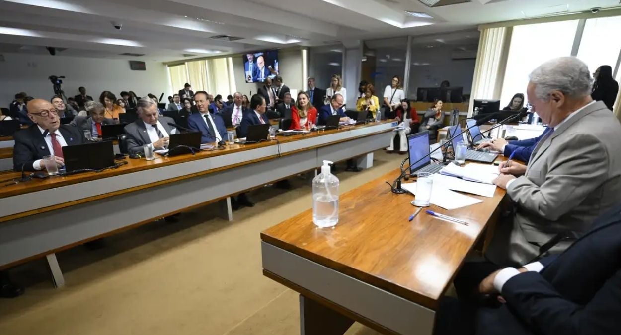 Senado aprova isenção de IR para renda de até R$ 5 mil e propõe nova tributação sobre grandes lucros