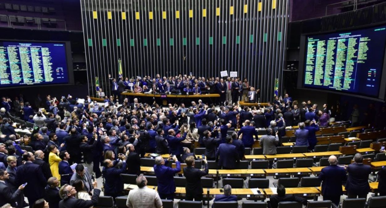 Câmara aprova atualização em Notas fiscais para incluir novos tributos da Reforma