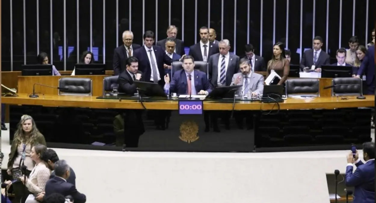 Congresso aprova projeto que torna permanentes as mudanças no IR