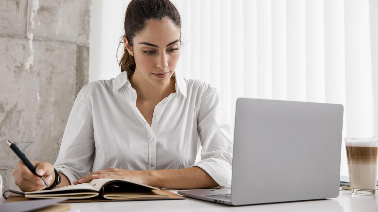 curso completo e certificado anual Reforma Tributária / imagem: freepik