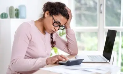 Posso sair de uma empresa com dívidas Como devo agir